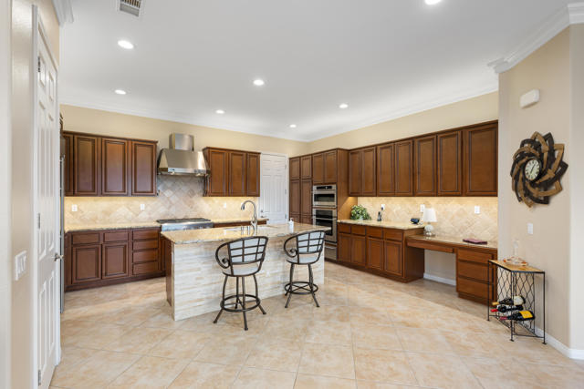 81297 Cantor Court, La Quinta CA: https://media.crmls.org/mediaz/fddd16cc-15e4-4bdc-ba53-44a6359c1008.jpg