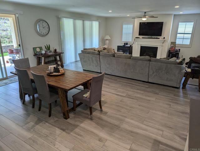 34885 Heartland Lane, Murrieta CA: https://media.crmls.org/mediaz/fddd7ec1-6ae2-42c3-bf83-b40a7c23204f.jpg