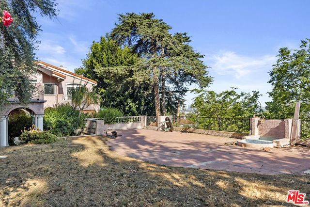 Image 14 of 75 For 1830 Sierra Bonita Avenue