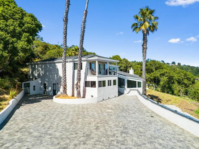 532 Moonrise Lane, Aptos CA: https://media.crmls.org/mediaz/fdddfee2-a40f-454e-8612-f03507e6cf1e.jpg
