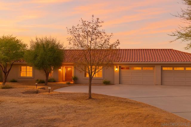 31252 North Star Way, Valley Center CA: https://media.crmls.org/mediaz/fdde132e-7d96-4679-817c-ddc641f6620a.jpg