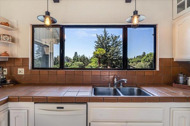 284 Brooktree Ranch Road, Aptos CA: https://media.crmls.org/mediaz/fdde327b-0186-46b1-85d9-77cbd7f1c259.jpg
