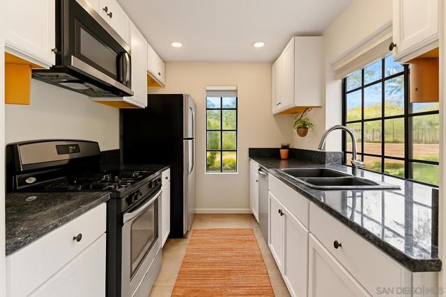 13034 Wimberly Sq, San Diego CA: https://media.crmls.org/mediaz/fddebe21-de9c-4908-9290-4ec77053e4ca.jpg