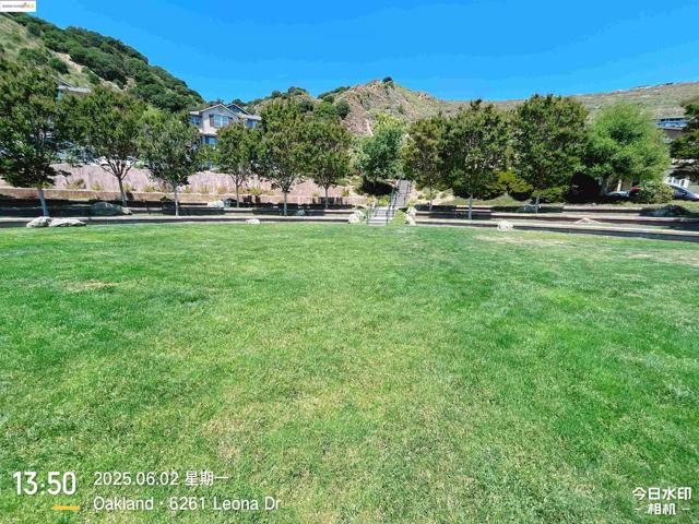 6136 Old Quarry Loop, Oakland CA: https://media.crmls.org/mediaz/fddf10c2-4347-4064-ad35-7b08bc206b7c.jpg