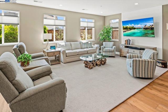 6822 Spanner Ct, Tracy CA: https://media.crmls.org/mediaz/fddf39e6-2ff5-4063-a959-24f2f1caf2e7.jpg