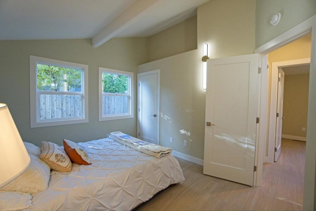 Fddf5B44 716D 4D29 8760 Ff5194368251 19251 Phil Lane, Cupertino, Ca 95014 &Lt;Span Style='BackgroundColor:transparent;Padding:0Px;'&Gt; &Lt;Small&Gt; &Lt;I&Gt; &Lt;/I&Gt; &Lt;/Small&Gt;&Lt;/Span&Gt;