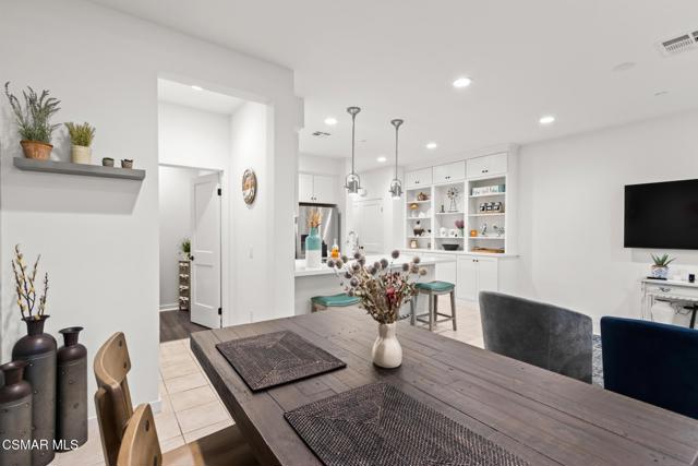 230 Farmhouse Drive, Simi Valley CA: https://media.crmls.org/mediaz/fddf6379-e8a8-4b43-8994-f6a225689a04.jpg