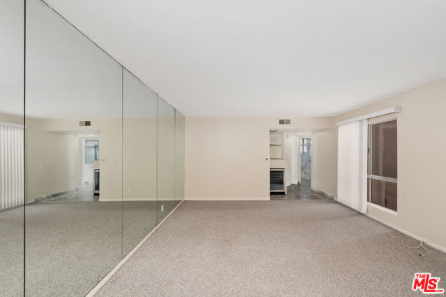 1010 Palm Avenue, West Hollywood CA: https://media.crmls.org/mediaz/fddf9ae7-f1db-4cc7-81b2-b40ef124aa14.jpg
