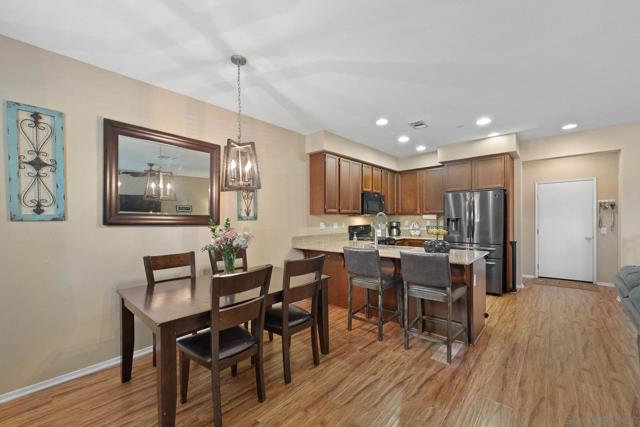 1367 Santa Diana Rd, Chula Vista CA: https://media.crmls.org/mediaz/fde00162-4b24-427a-b5b0-8b9c56cb2146.jpg
