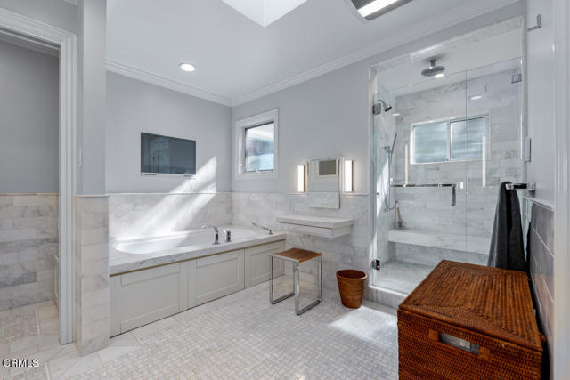 5109 Redwillow Lane, La Canada Flintridge CA: https://media.crmls.org/mediaz/fde06257-bc40-48de-ab94-2f68d8556f3a.jpg