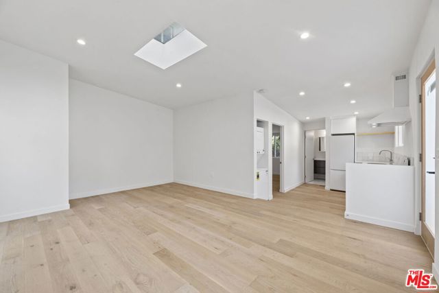 2214 1/2 Echo Park Avenue, Los Angeles CA: https://media.crmls.org/mediaz/fde12bf7-c22b-4cd5-9d36-b6e82ed9cde6.jpg