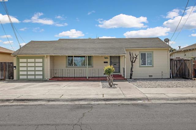 1250 147th Ave, San Leandro CA: https://media.crmls.org/mediaz/fde13d4d-a8f6-467e-b893-80cc68b0079e.jpg