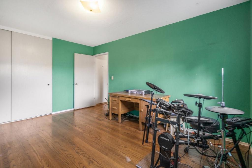 https://media.crmls.org/mediaz/fde1ebfb-02cc-437d-887e-bef52966a6dc.jpg?preset=X-Large