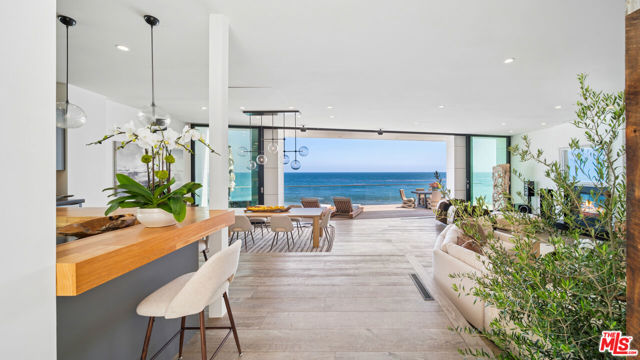 26814 Malibu Cove Colony Drive, Malibu CA: https://media.crmls.org/mediaz/fde1f1c0-3180-41a9-9474-0a4610dd25fd.jpg