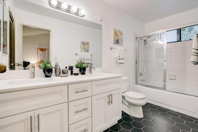 Image 22 of 50 For 6047 Joaquin Murieta Ave  F