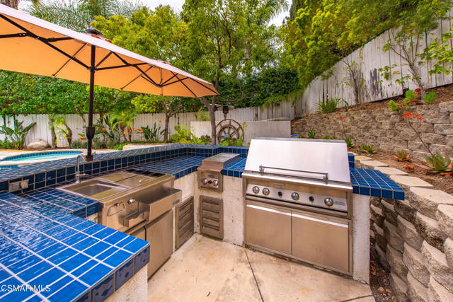 1253 Willsbrook Court, Westlake Village CA: https://media.crmls.org/mediaz/fde32b93-3a8a-4676-8cea-f74be6ef26b0.jpg