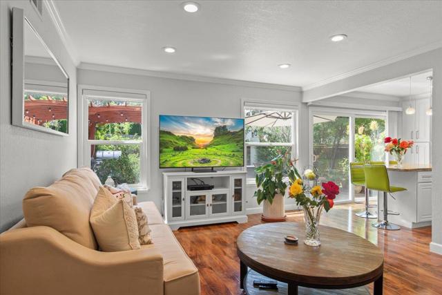 105 Calle Nivel, Los Gatos CA: https://media.crmls.org/mediaz/fde3a755-f08f-4a9e-a9eb-088bb36ce8a4.jpg