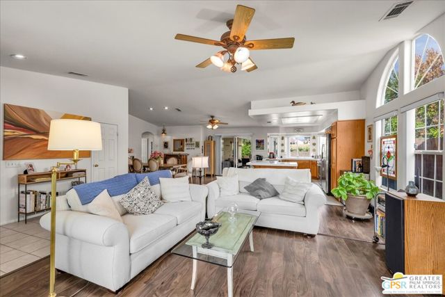 76954 Florida Avenue, Palm Desert CA: https://media.crmls.org/mediaz/fde3b1d3-ac5b-4a6e-828f-7d57f6522d17.jpg