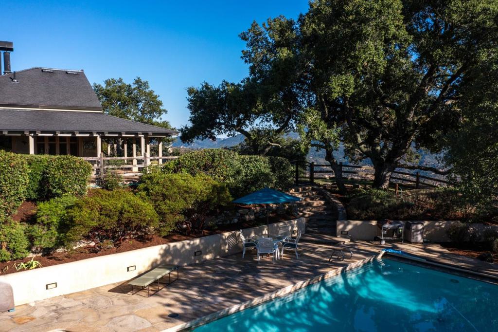31 Asoleado Place