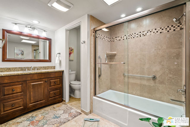 2522 N Whitewater Club Drive #D, Palm Springs, CA 92262