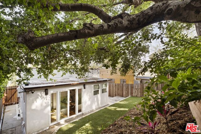 1140 N Coronado Street, Los Angeles CA: https://media.crmls.org/mediaz/fde51031-f7bd-49a1-af80-59eafedbfe9f.jpg