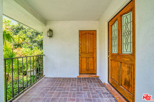 1100 Rodeo Road, Arcadia CA: https://media.crmls.org/mediaz/fde58e6d-7a53-48f0-bb90-78c9c5d0ac98.jpg