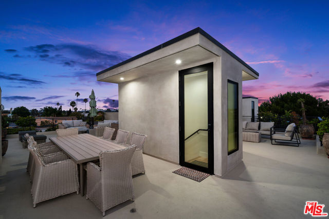 4 Bed Home for Sale in Venice, California