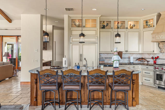 31 Hillcrest Drive, Rancho Mirage CA: https://media.crmls.org/mediaz/fde6de0f-577c-44ca-b534-71c93e941dab.jpg