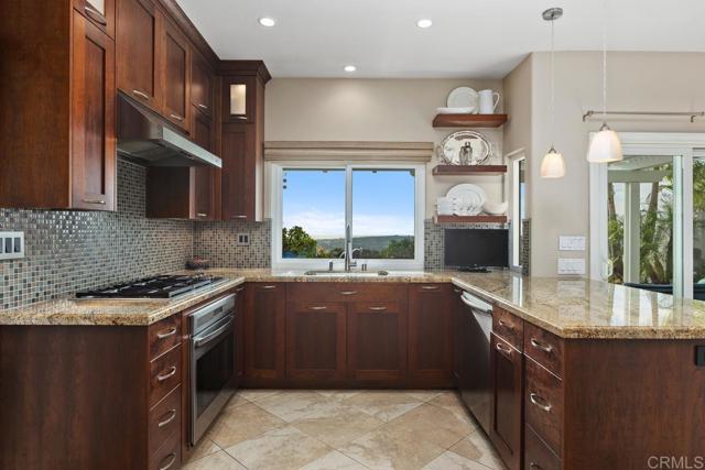 Detail Gallery Image 12 of 74 For 4170 Andros Way, Oceanside,  CA 92056 - 3 Beds | 3/1 Baths