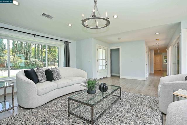 383 Caravelle Dr, Walnut Creek CA: https://media.crmls.org/mediaz/fde79919-21bb-4842-8a5d-3c1bb0e1b144.jpg