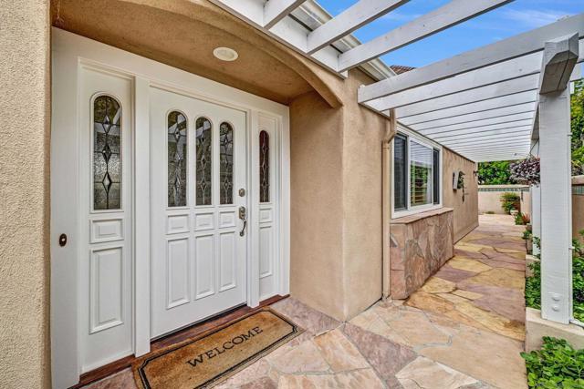 4459 Dorchester Pl, Carlsbad CA: https://media.crmls.org/mediaz/fde80d0c-6e6c-4cbc-9d14-7bb789f51785.jpg