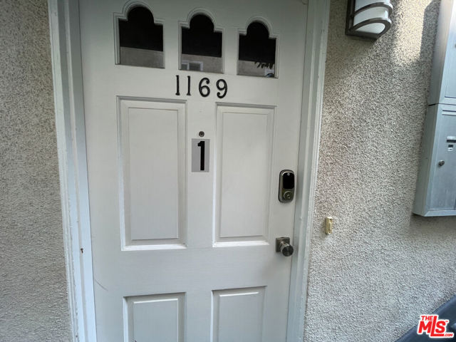 1169 Amherst Avenue, Los Angeles CA: https://media.crmls.org/mediaz/fde8feb7-0d34-4c00-8ba2-474c05f41faa.jpg