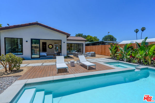 4936 Coolidge Avenue, Culver City CA: https://media.crmls.org/mediaz/fde99407-8050-49ee-8380-1f2fcd169b99.jpg