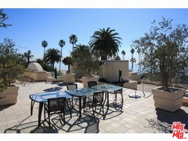 701 Ocean Avenue, Santa Monica CA: https://media.crmls.org/mediaz/fde9b51e-63d7-4ff6-8b89-16af49e027bd.jpg