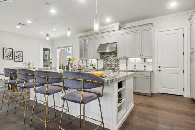 3454 Cinnamon Ridge Rd, San Ramon CA: https://media.crmls.org/mediaz/fdea30e4-7bee-47b2-b076-925a25b4bc26.jpg