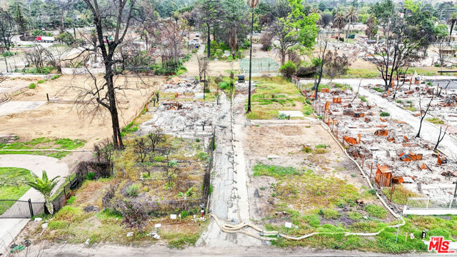 683 E Pine Street, Altadena CA: https://media.crmls.org/mediaz/fdeb0982-b7a0-45f7-938e-5c9c6cf61282.jpg