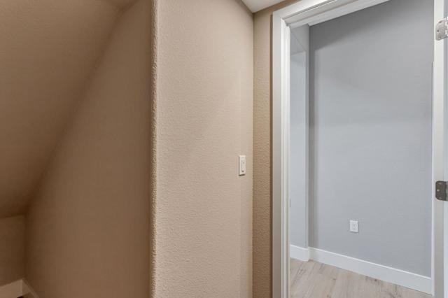 1153 Coyote Peak Way, Hollister CA: https://media.crmls.org/mediaz/fdeb4891-0c7b-40bd-9fda-9f3d4ada6e50.jpg