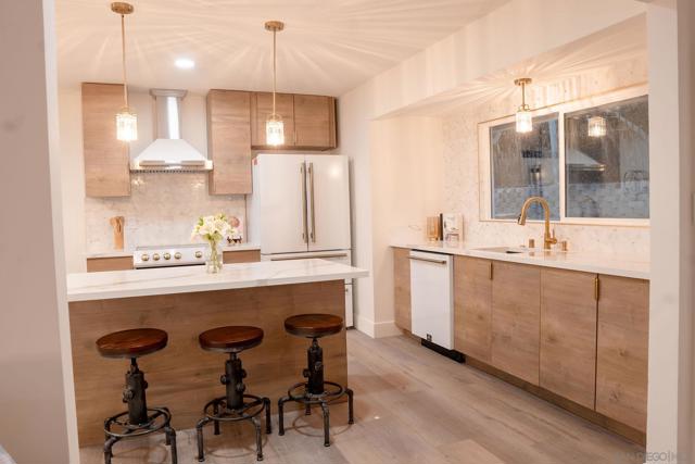 11774 Rocoso Rd, Lakeside CA: https://media.crmls.org/mediaz/fdeba830-e89a-4faf-8001-752129a65c04.jpg