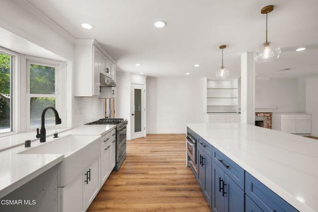 2607 Lander Court, Newbury Park CA: https://media.crmls.org/mediaz/fdec225b-25ba-4d57-a228-3982d9bac766.jpg