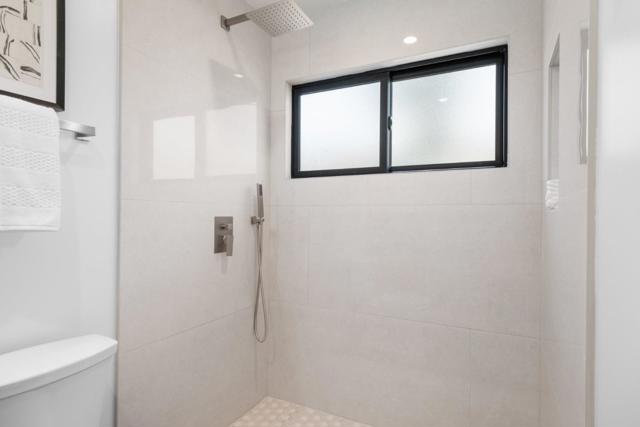 120 Abelia Way, East Palo Alto CA: https://media.crmls.org/mediaz/fdec3984-5ac8-49f2-82d7-065f8180b736.jpg