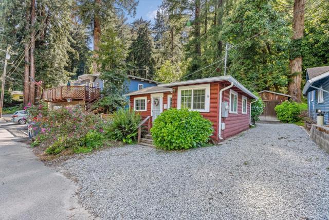 186 Saint Bernard Street, Santa Cruz CA: https://media.crmls.org/mediaz/fdeebf82-dc58-40ac-9c10-79f89327e7f7.jpg