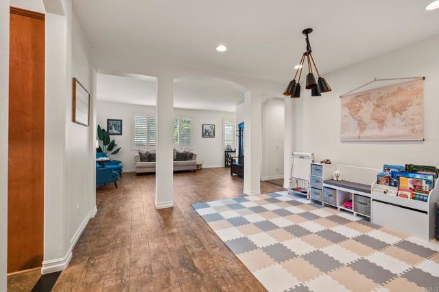 25111 Cedar Ridge Court, Wildomar CA: https://media.crmls.org/mediaz/fdeed320-9eb1-44c6-8f6f-3e8f4e3a6a72.jpg