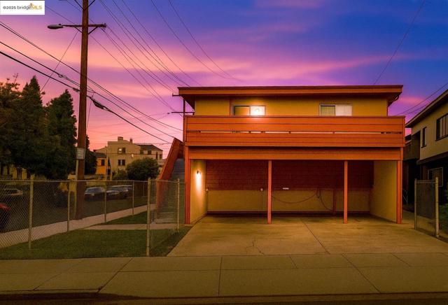 3802 Shafter Ave, Oakland CA: https://media.crmls.org/mediaz/fdef0359-3587-4cc4-9845-41d18292b65c.jpg