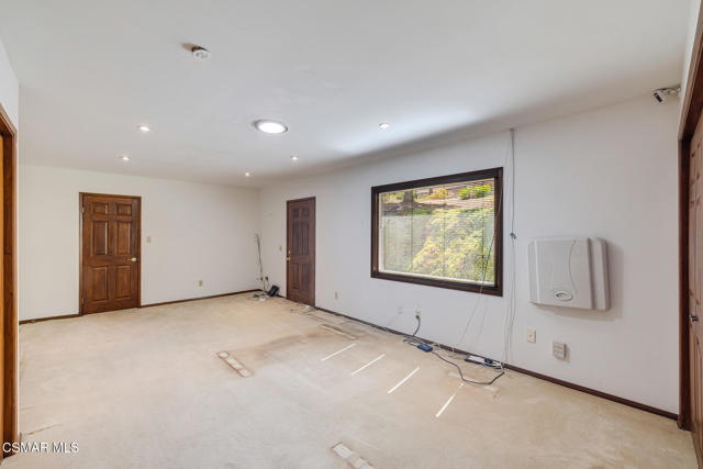 1585 Loma Drive, Ojai CA: https://media.crmls.org/mediaz/fdef5c2b-d632-4f92-833e-a2d126f70ff2.jpg