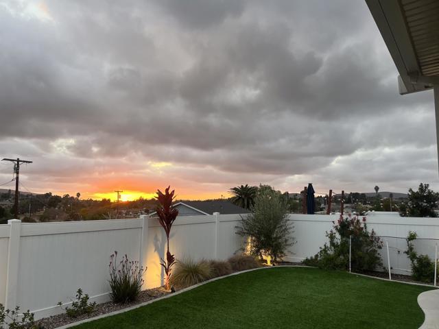 1643 Raecorte Place, Escondido CA: https://media.crmls.org/mediaz/fdefcdac-7862-4d76-b14d-6f61e1d1e6b2.jpg