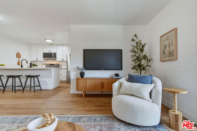 1 Bed Home for Sale in Encino, California