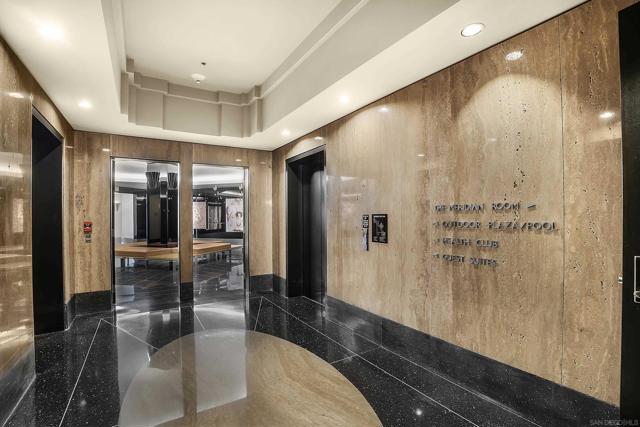 700 Front St, San Diego CA: https://media.crmls.org/mediaz/fdf08bf2-bd6e-4b77-8b75-ff13e2371aaf.jpg