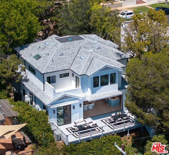 13048 Rose Avenue, Los Angeles CA: https://media.crmls.org/mediaz/fdf0f3a2-30cd-4232-be76-09c003b24033.jpg