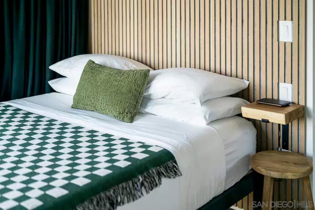 MLS #250043924SD image #22