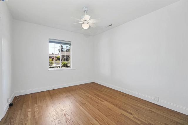 17526 Parker Rd, Castro Valley CA: https://media.crmls.org/mediaz/fdf106c1-e4f3-4c72-ae4f-481e345f8319.jpg
